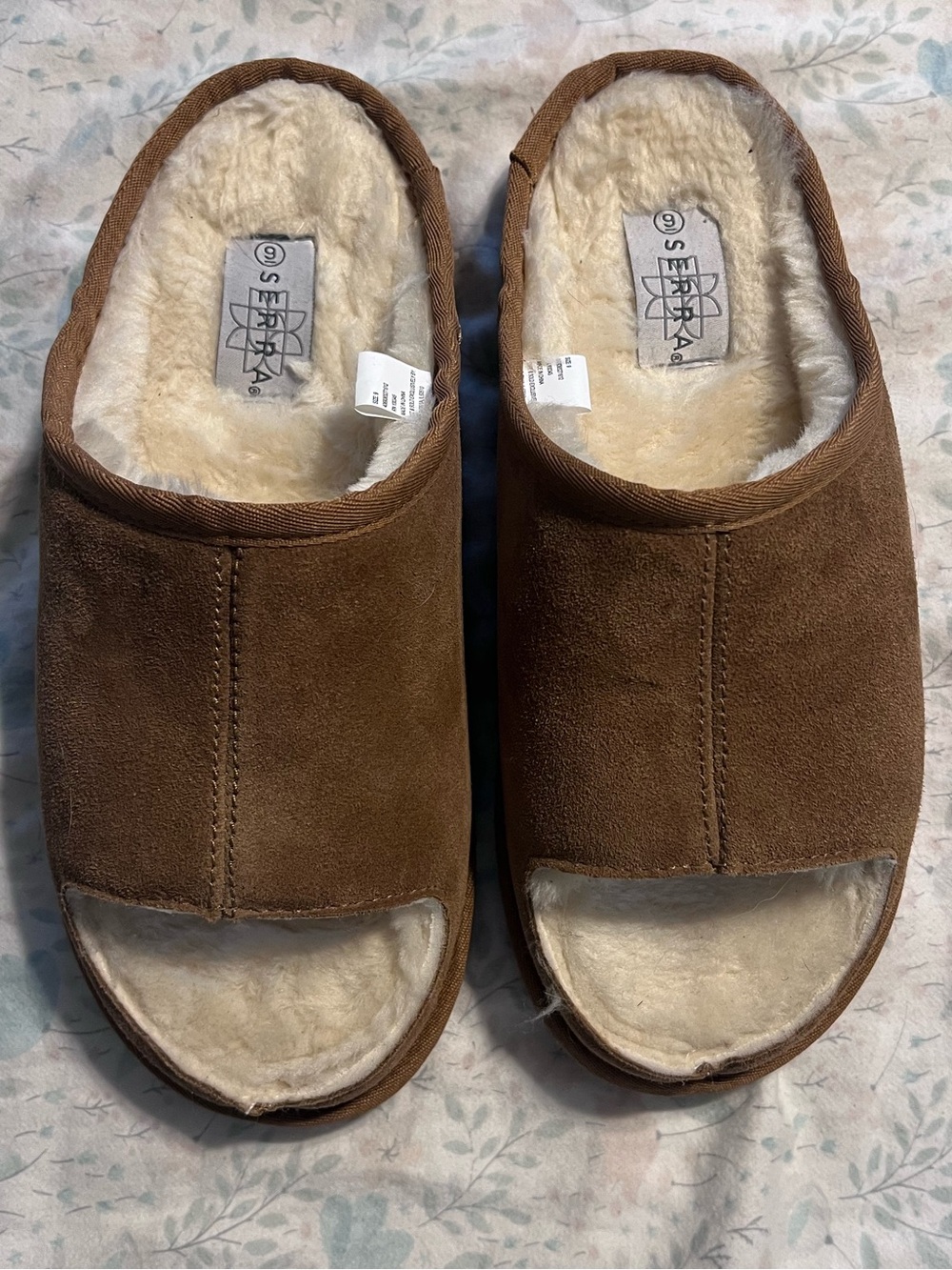 Fuzzy slides size 9 brand new